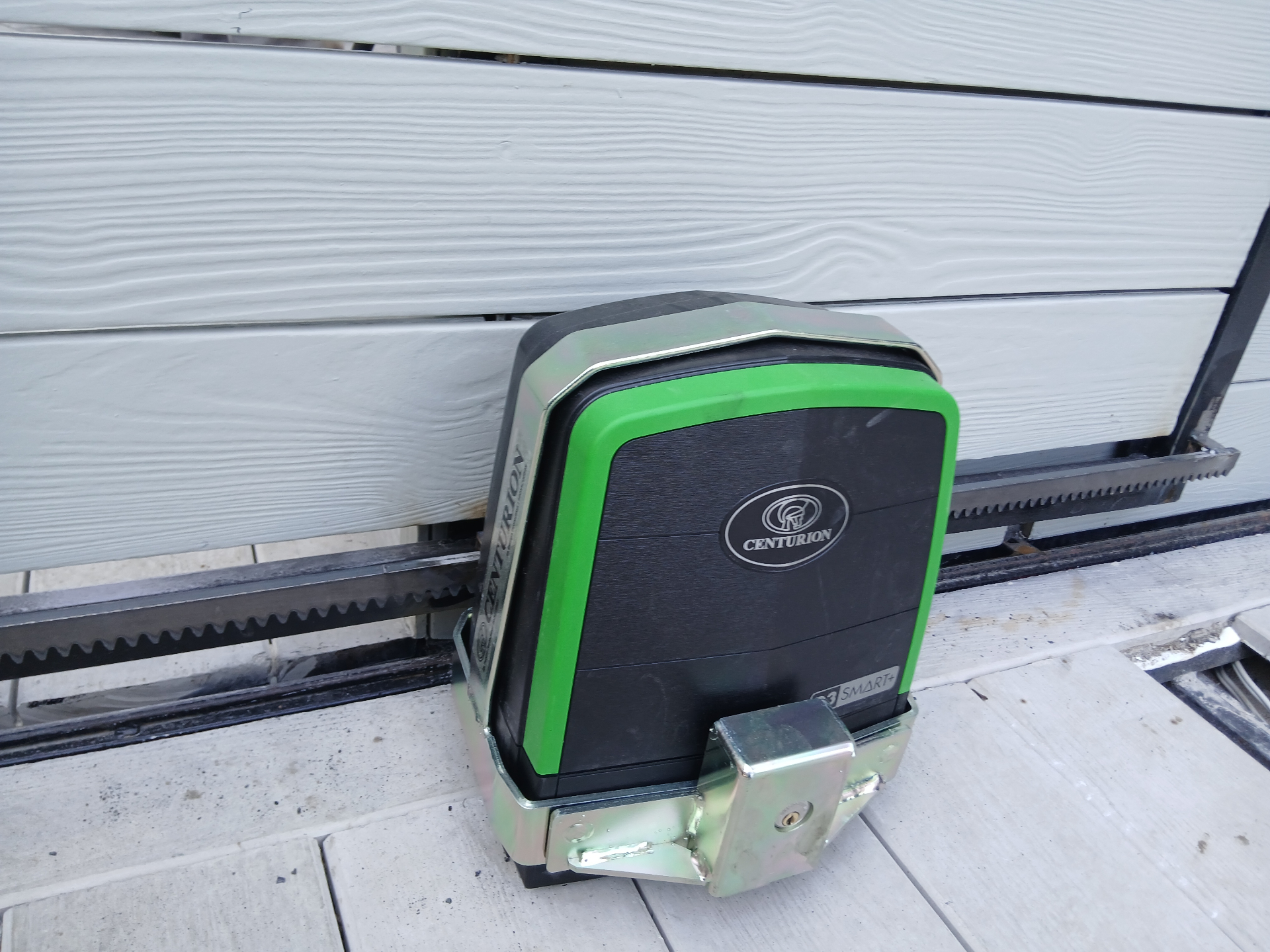 Gate Automation installation by Tyntech Connect